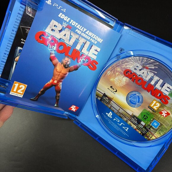 WWE 2K Battlegrounds PS4 Playstation 4 Game Edge Totally Awesome Pre-Order Pack - Picture 3 of 3